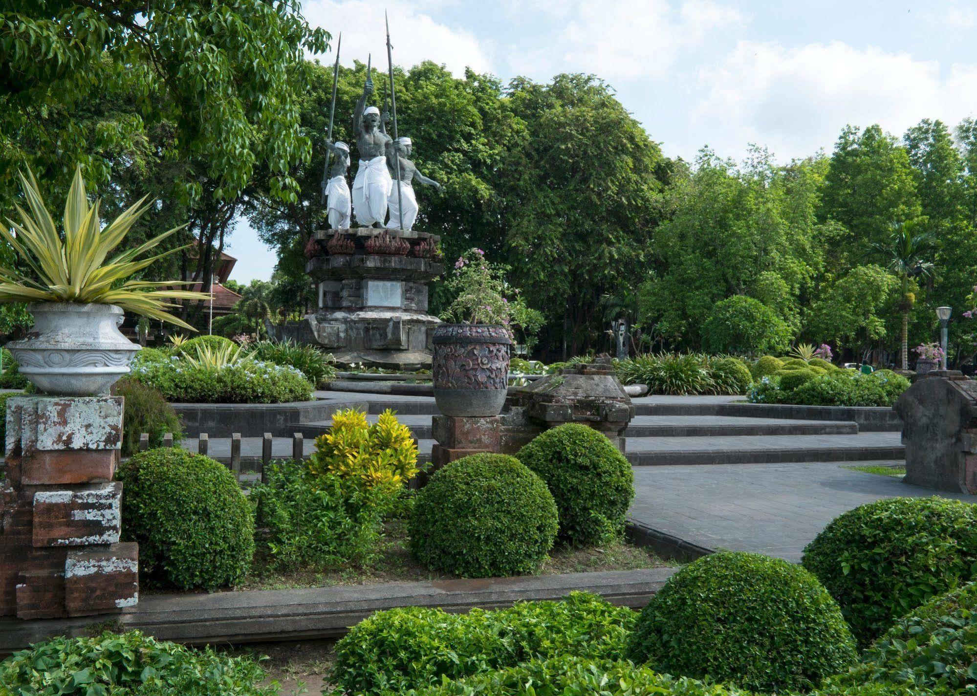 Grand Mirah Boutique Hotel Denpasar Exteriör bild