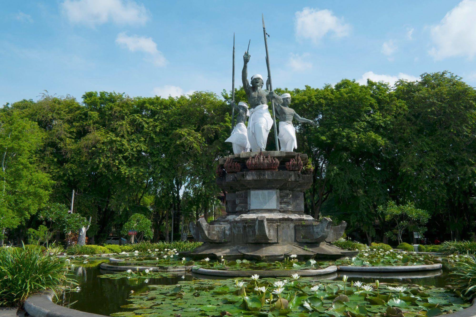 Grand Mirah Boutique Hotel Denpasar Exteriör bild