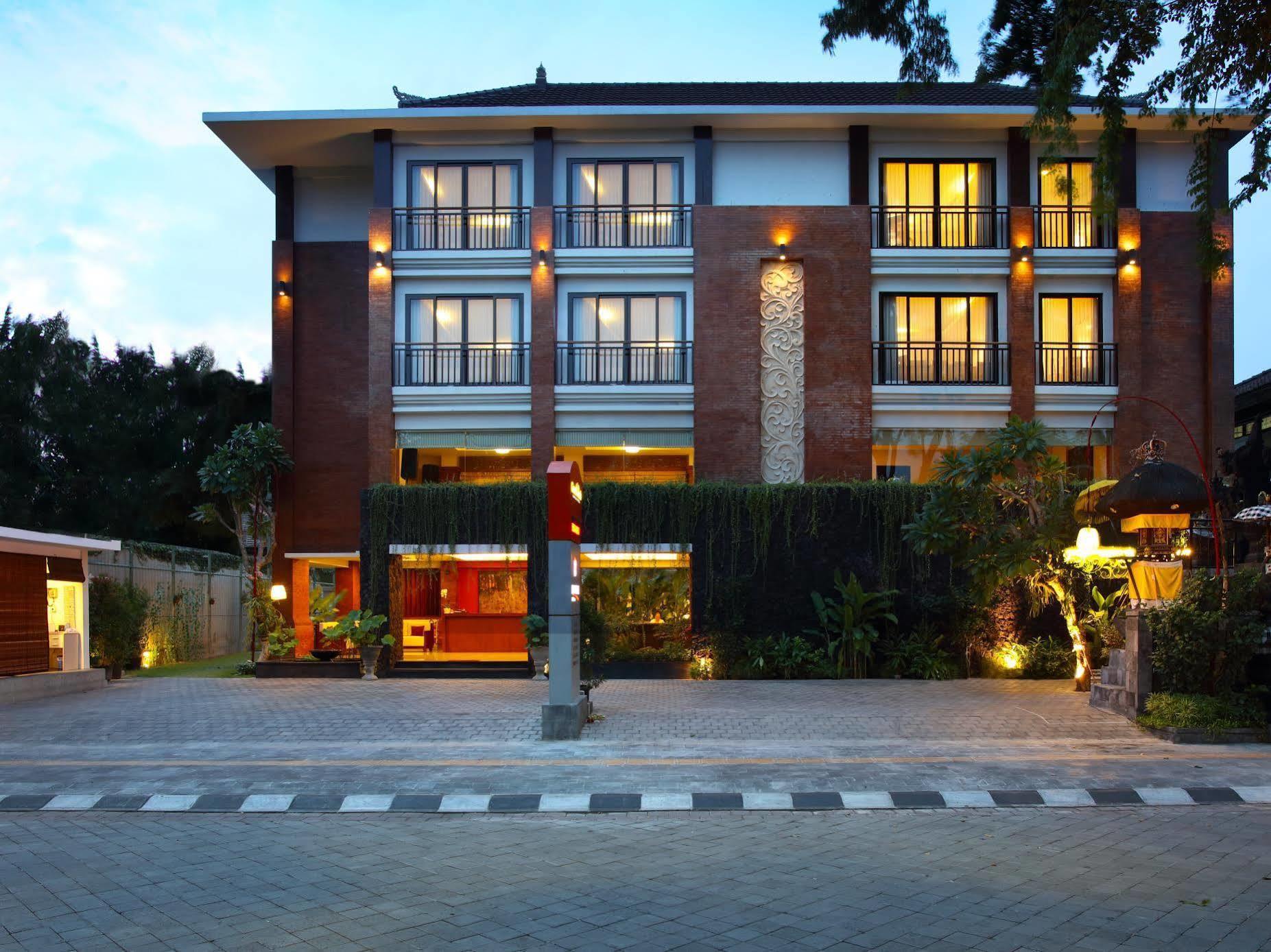 Grand Mirah Boutique Hotel Denpasar Exteriör bild