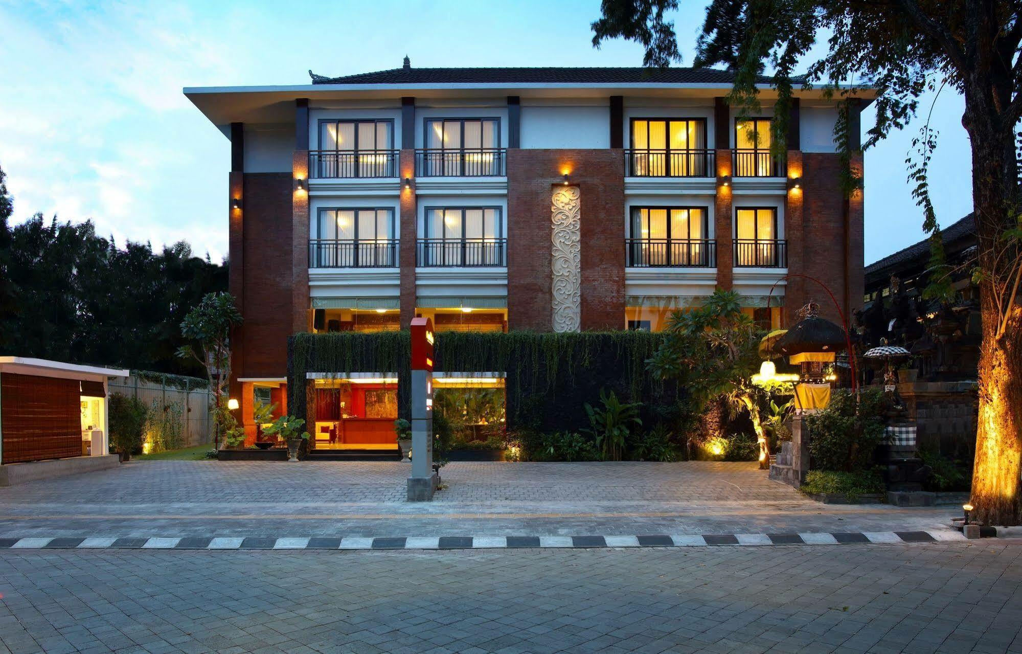 Grand Mirah Boutique Hotel Denpasar Exteriör bild